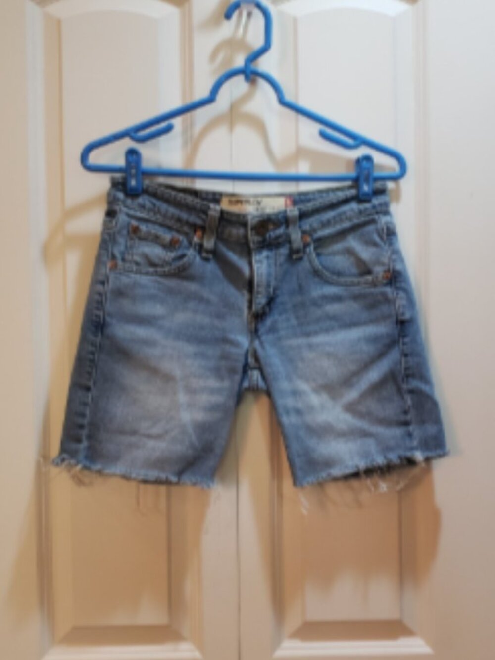 Levi's 518 Super Low Medium Wash Cut Off Denim Jean Shorts Size 3